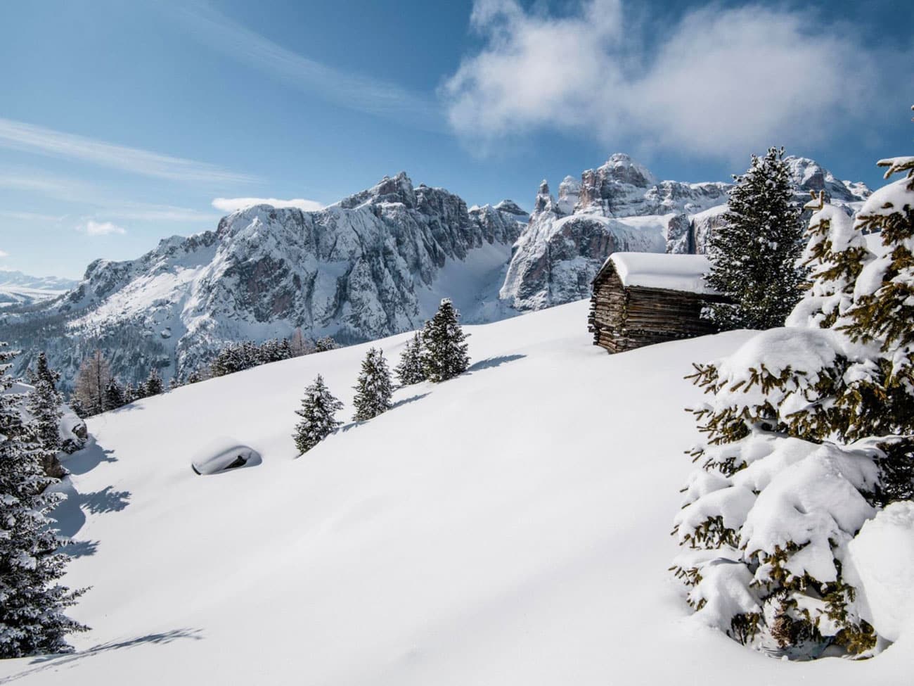 ciaspolando dal passo val gardena a colfosco